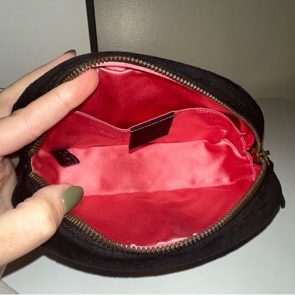 Gucci Marmont Black Velvet Belt Bag - Picture 3 of 5